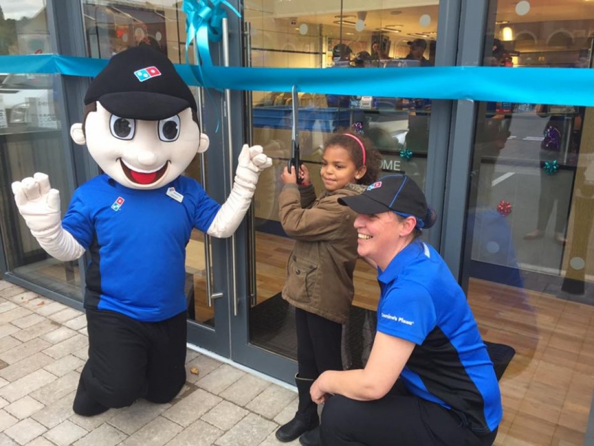 Crowds welcome brand new Dominos store to Fox Valley