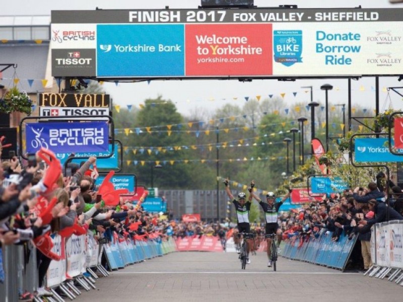 One million roadside fans watch epic 2017 Tour de Yorkshire finale 